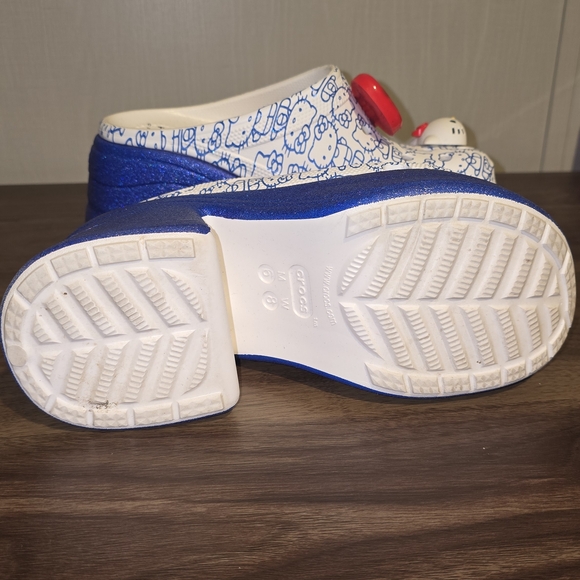 CROCS Platform Shoes with Red Bow and Blue Base - Picture 2 of 6